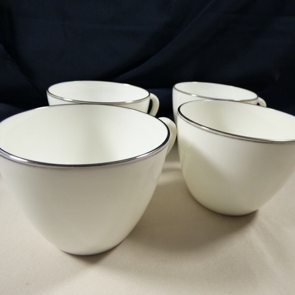 Wedgwood Doric Tea Coffee Cup Lot of 4 Bone China England White Platinum Trim - Picture 1 of 11